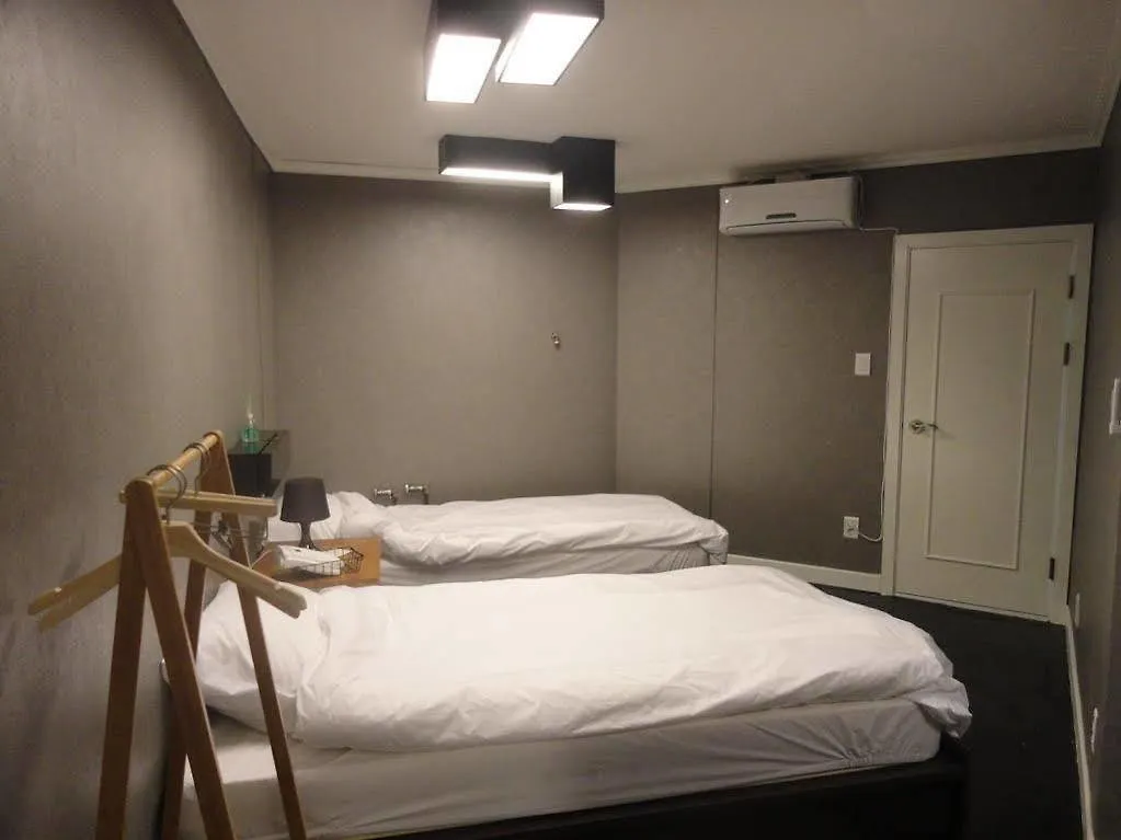 Xeromine Guesthouse Itaewon Seoul